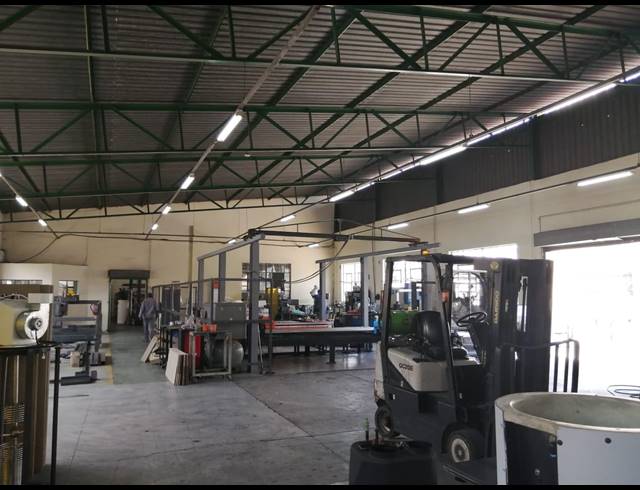 2,600M² WAREHOUSE FOR SALE IN BOLTONIA